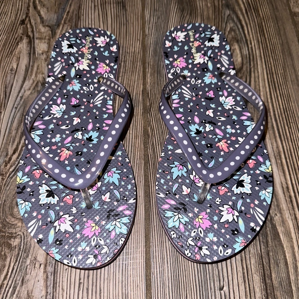NEW Vera Bradley Grey Floral Flip Flops
